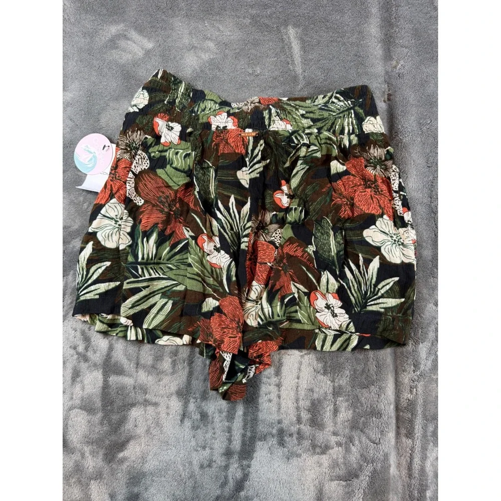 Volcom Coco Ho Belted Shorts Tropical Floral Print‎ Black Red White Size M